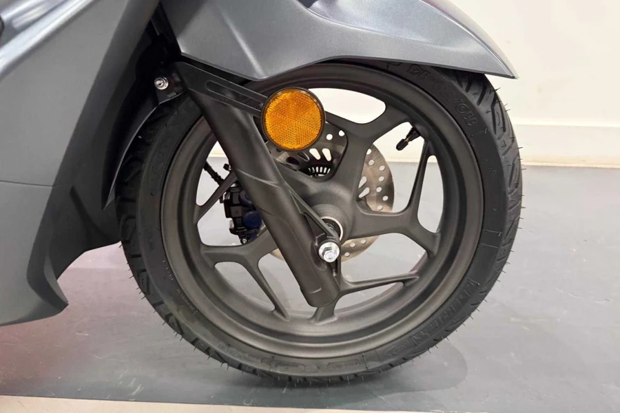 Vehicle Image - 3