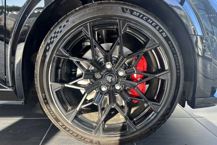 Vehicle Image - 3