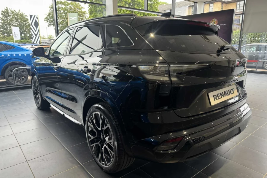 Vehicle Image - 3