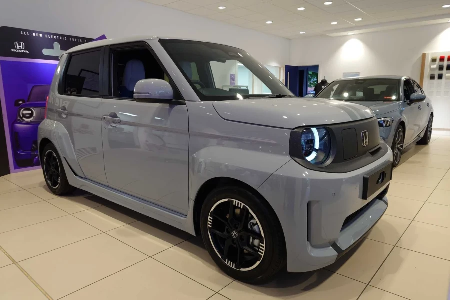 Vehicle Image - 0