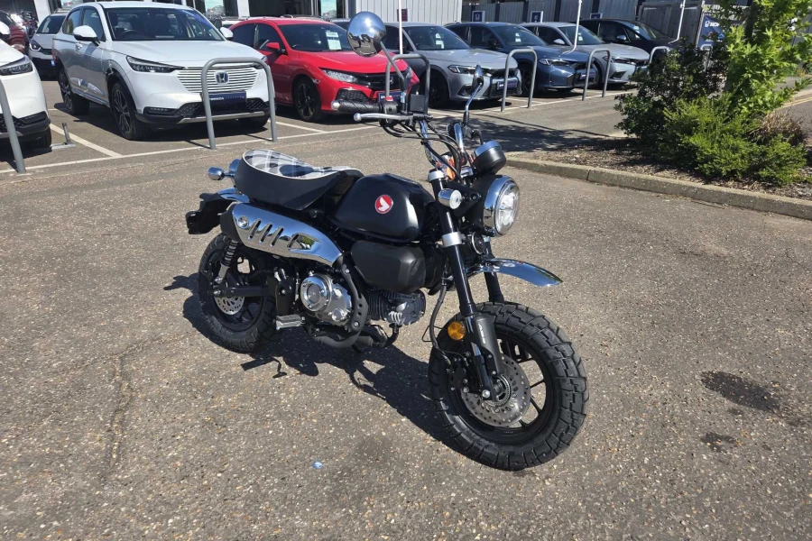 Vehicle Image - 0