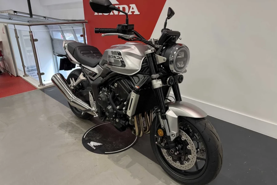 Vehicle Image - 1