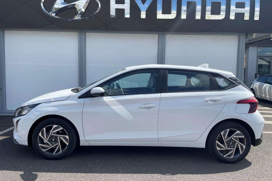 Vehicle Image - 2
