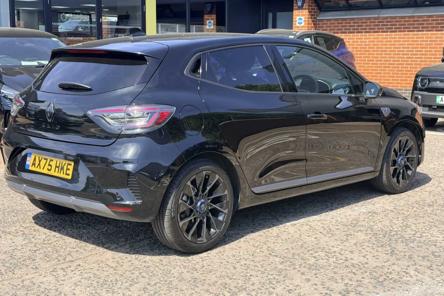 Vehicle Image - 3