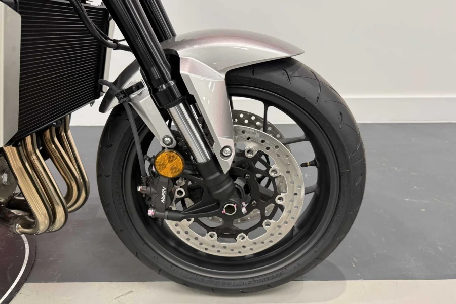 Vehicle Image - 3