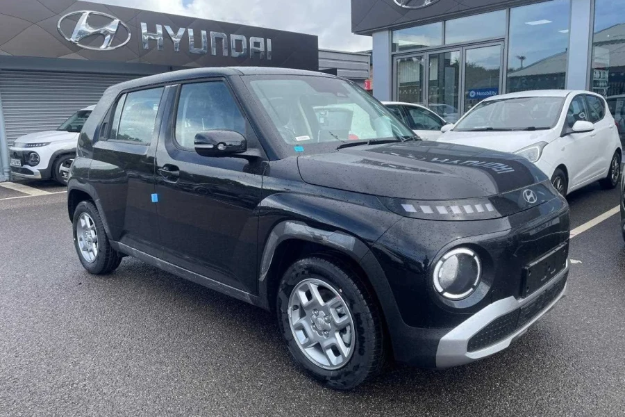 Vehicle Image - 0