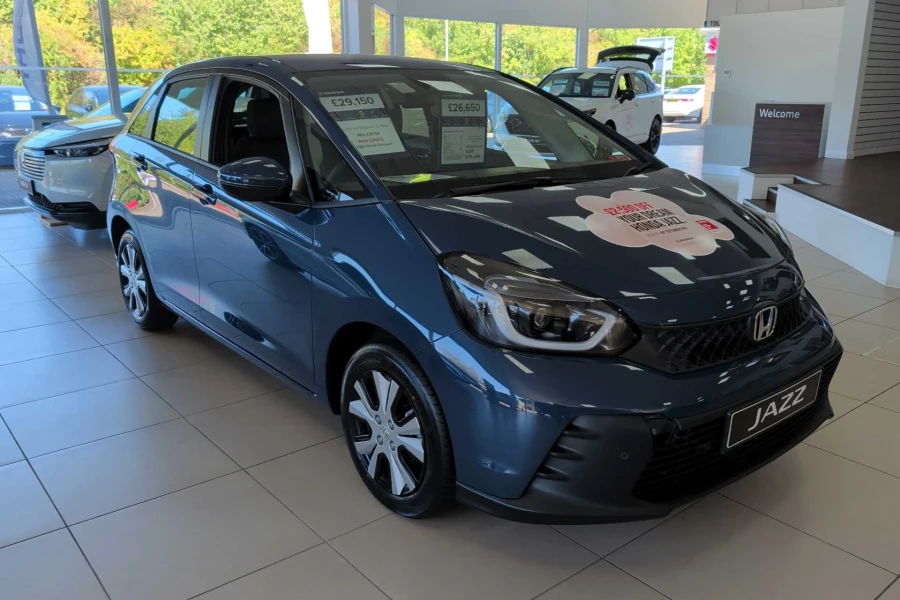 Vehicle Image - 0