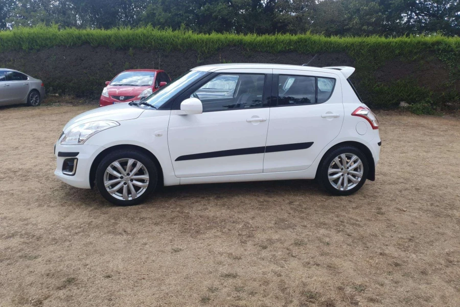 Vehicle Image - 3