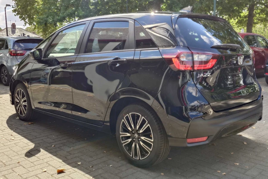 Vehicle Image - 2