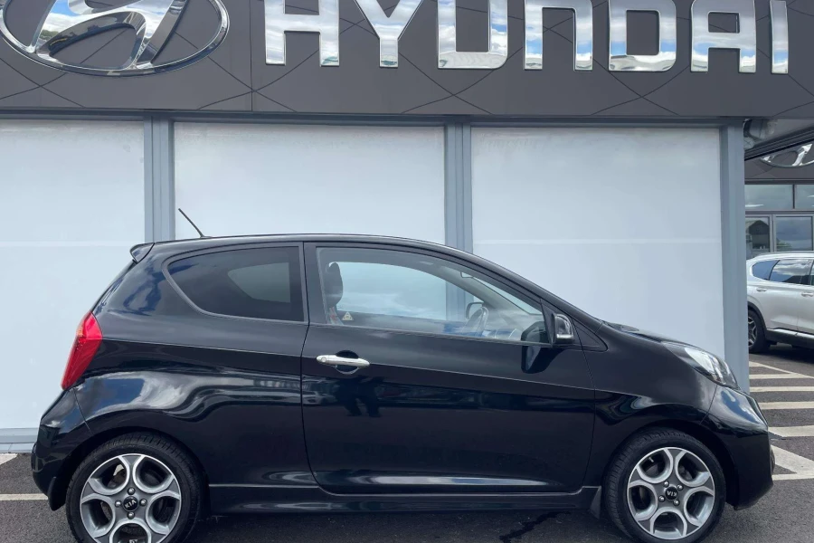 Vehicle Image - 1