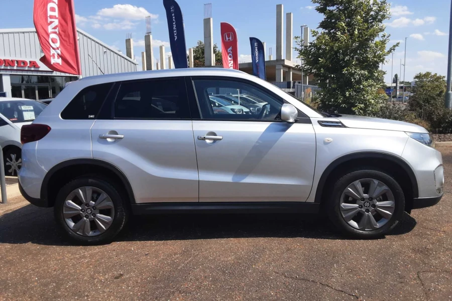 Vehicle Image - 2