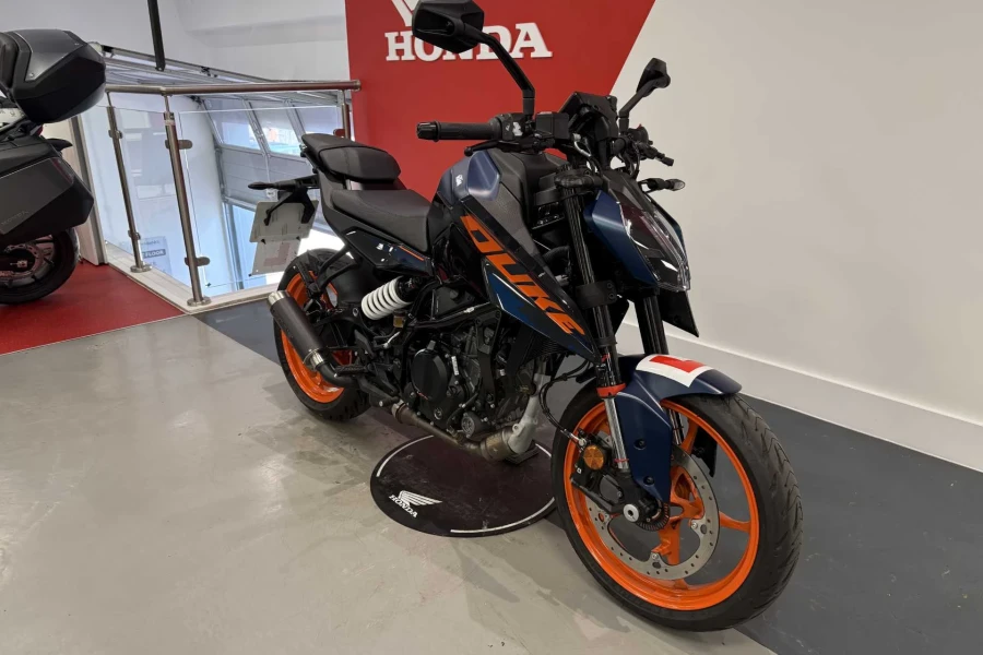Vehicle Image - 1