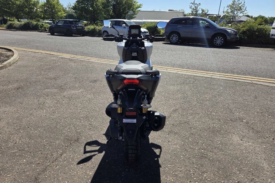 Vehicle Image - 3