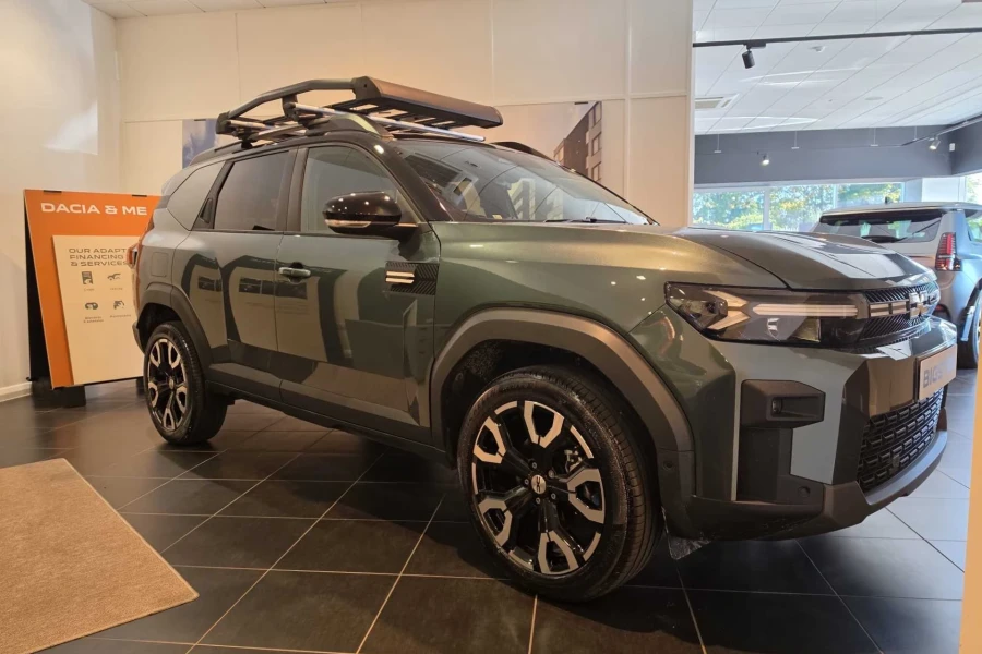 Vehicle Image - 0