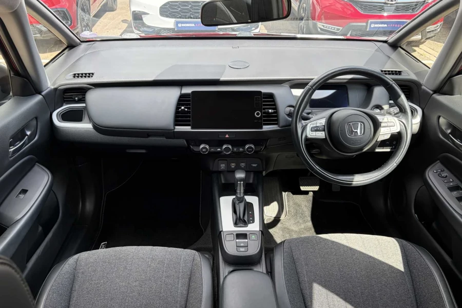 Vehicle Image - 3