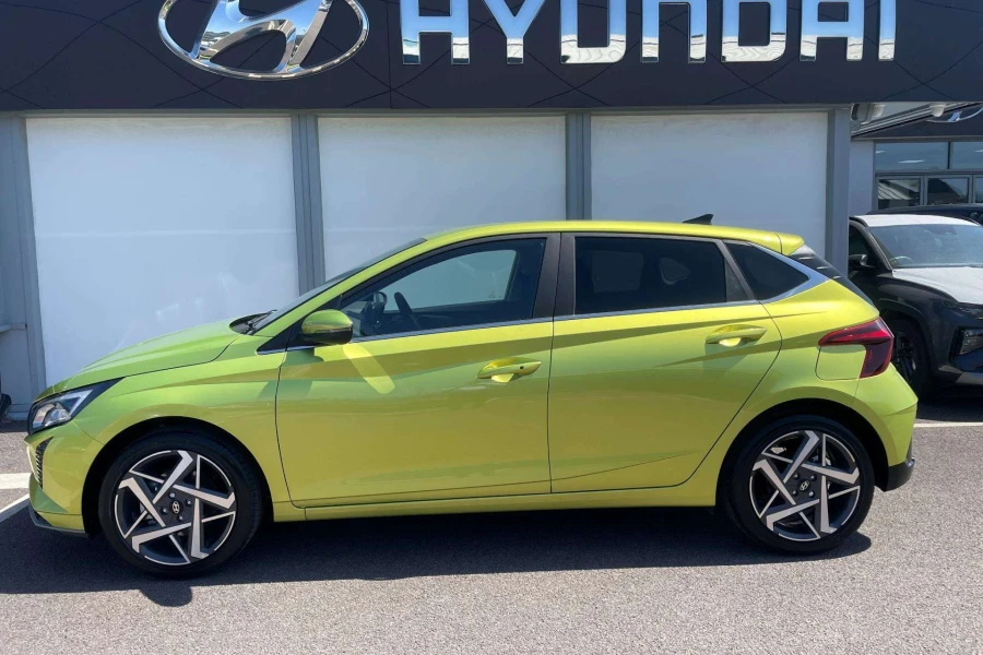 Vehicle Image - 2