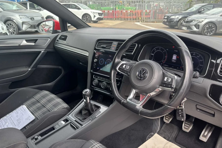 Vehicle Image - 3