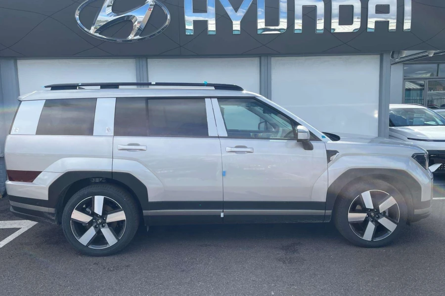 Vehicle Image - 1