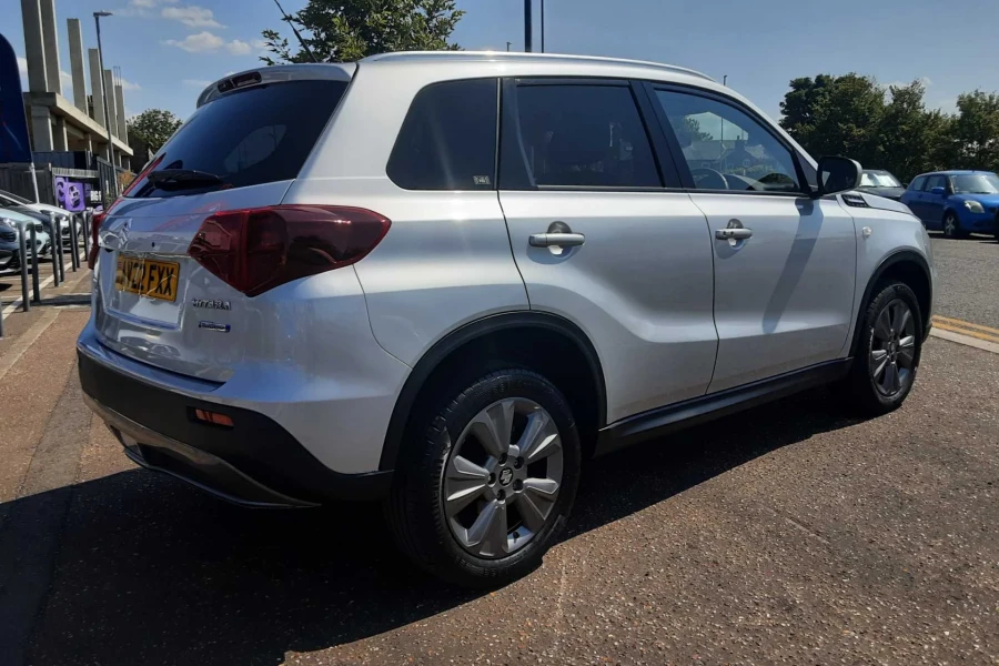Vehicle Image - 3