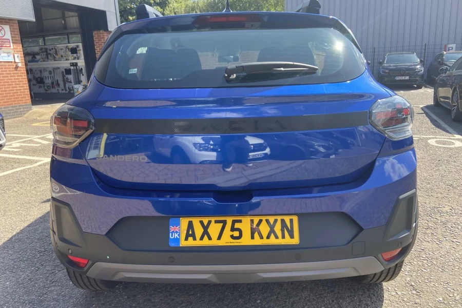 Vehicle Image - 3