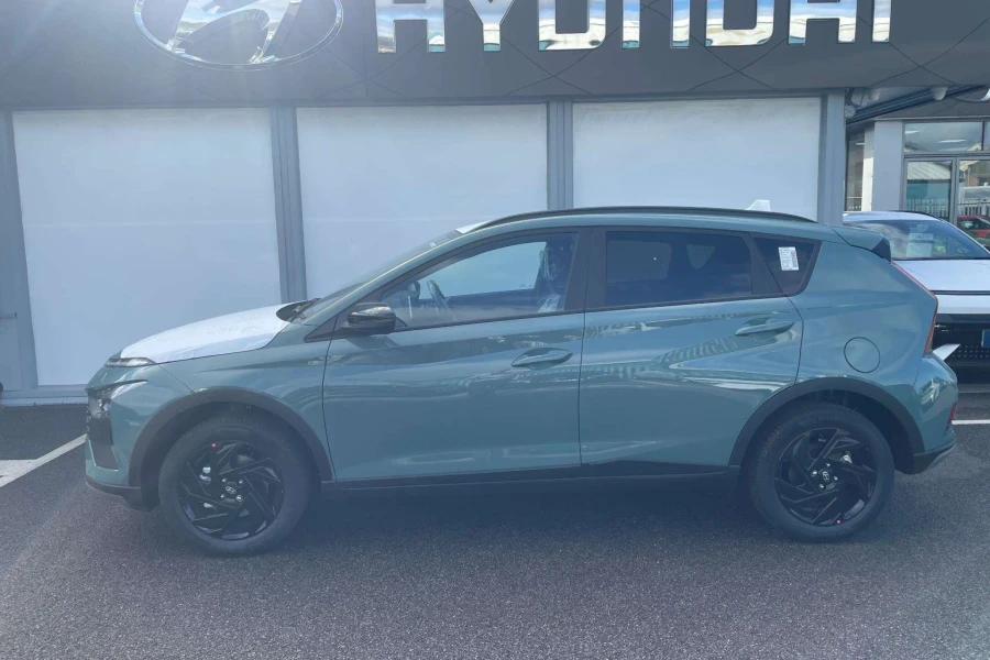 Vehicle Image - 2