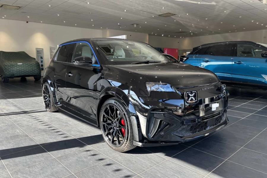 Vehicle Image - 0