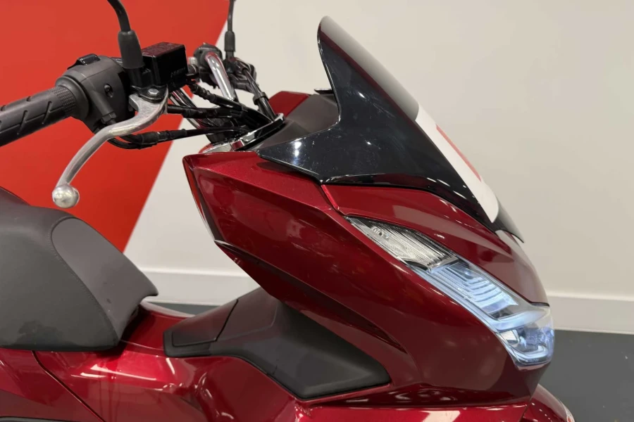 Vehicle Image - 2