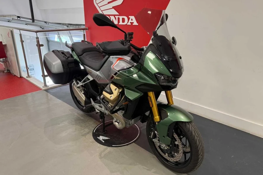 Vehicle Image - 1