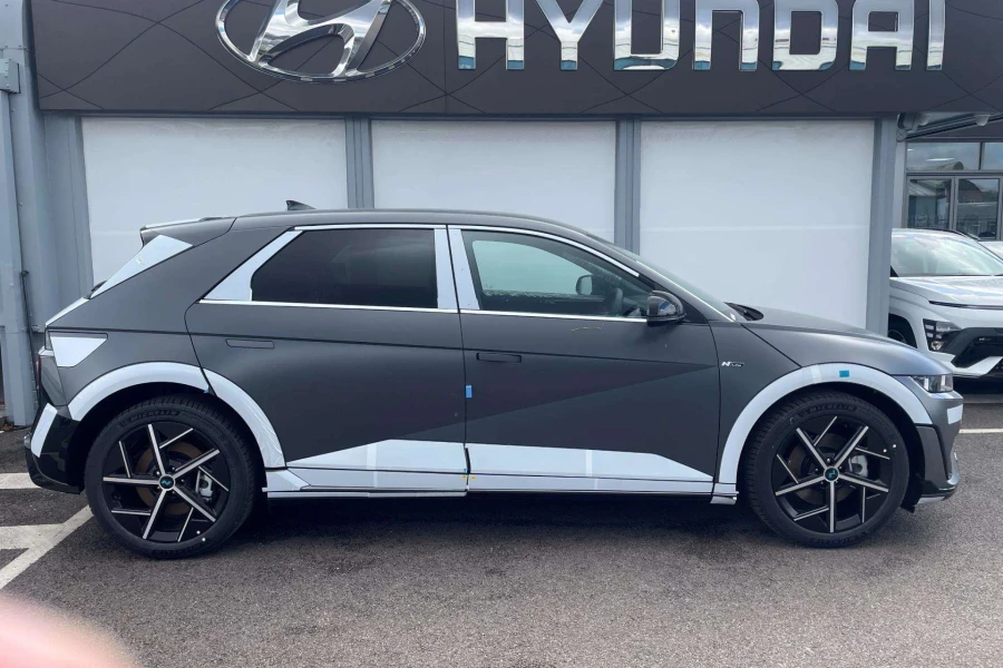 Vehicle Image - 1
