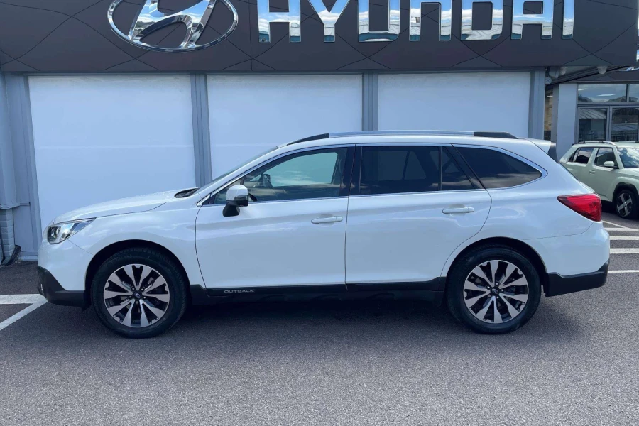 Vehicle Image - 2