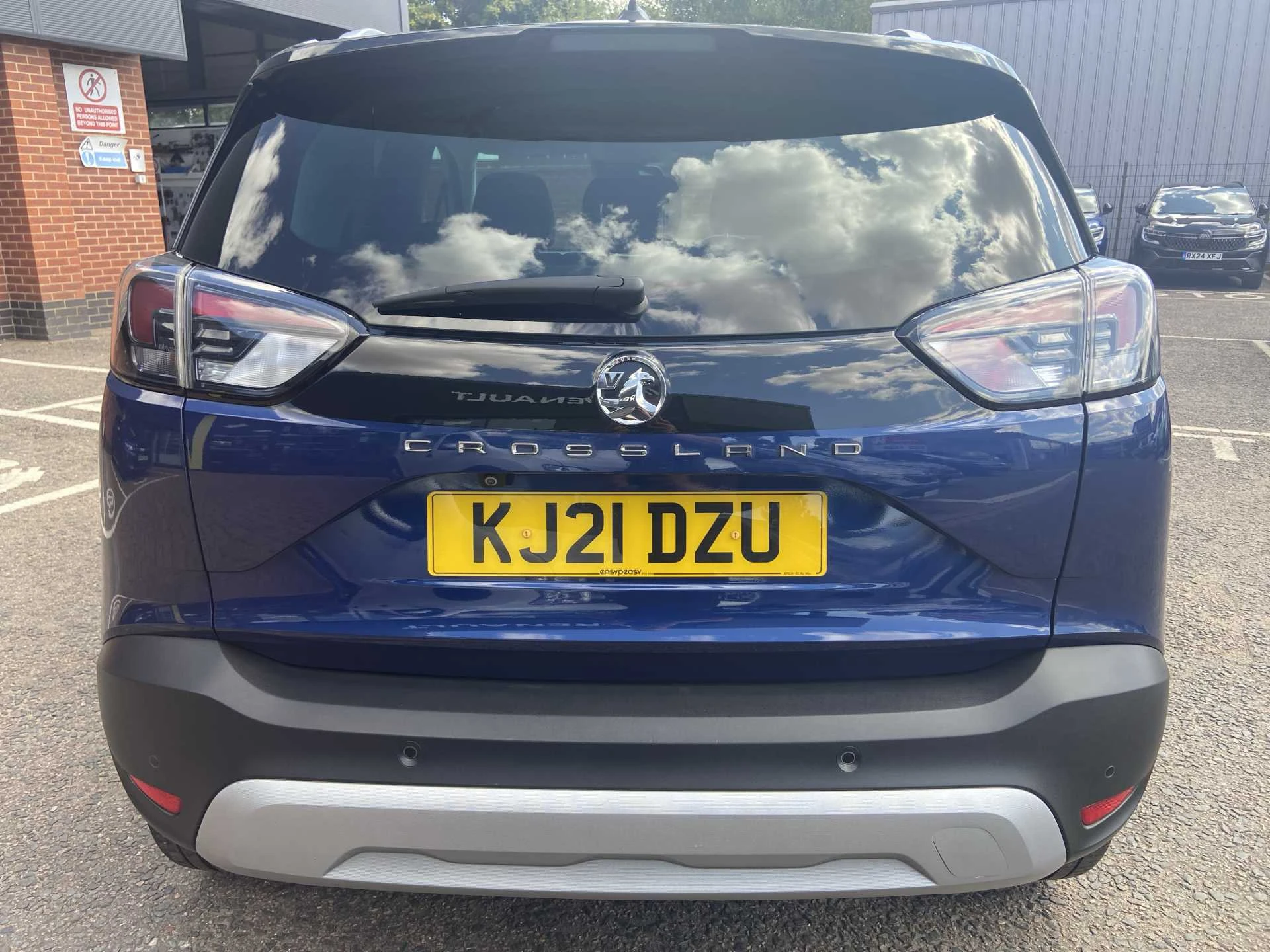 Vehicle image 6