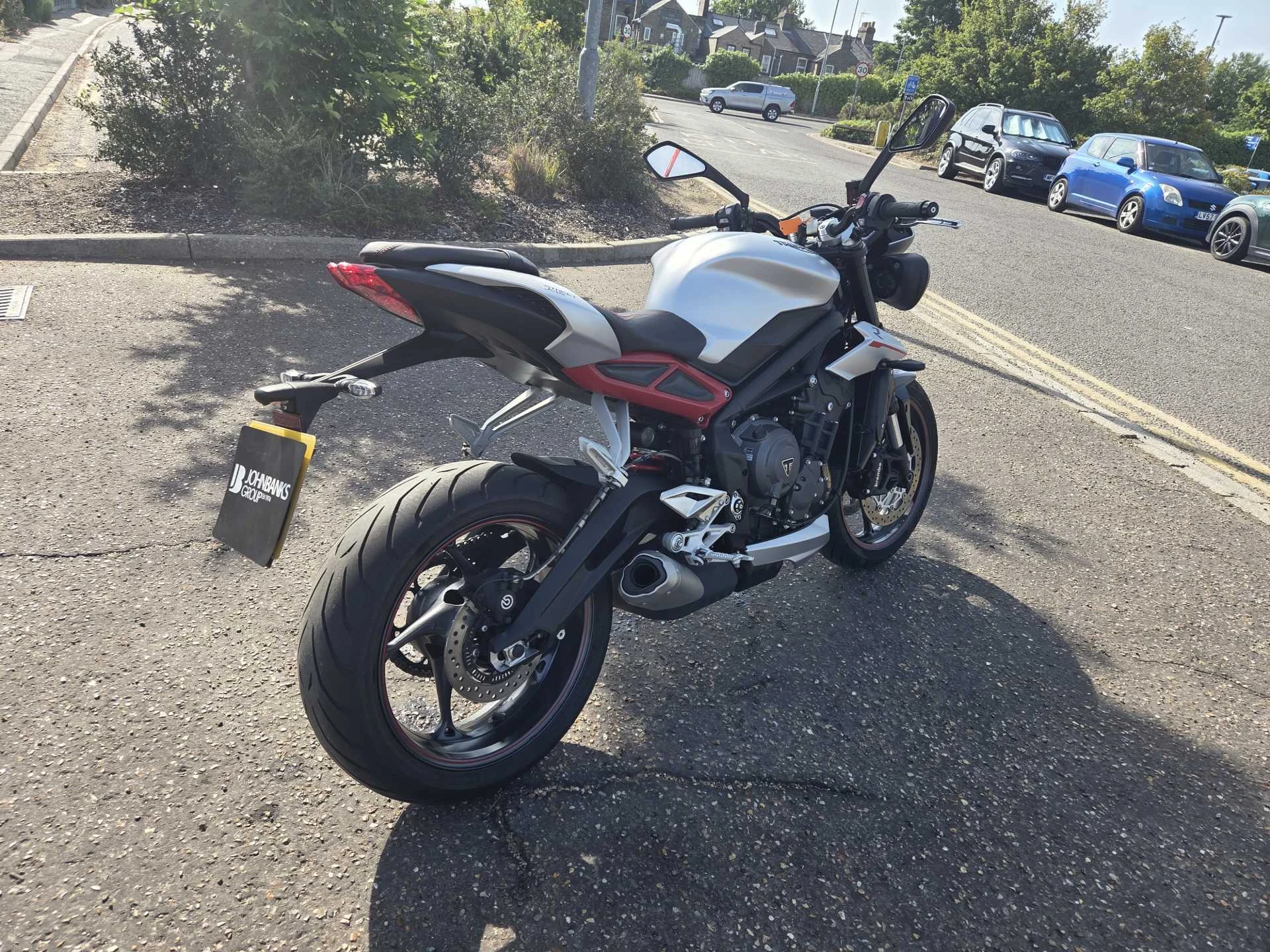 Vehicle image 3