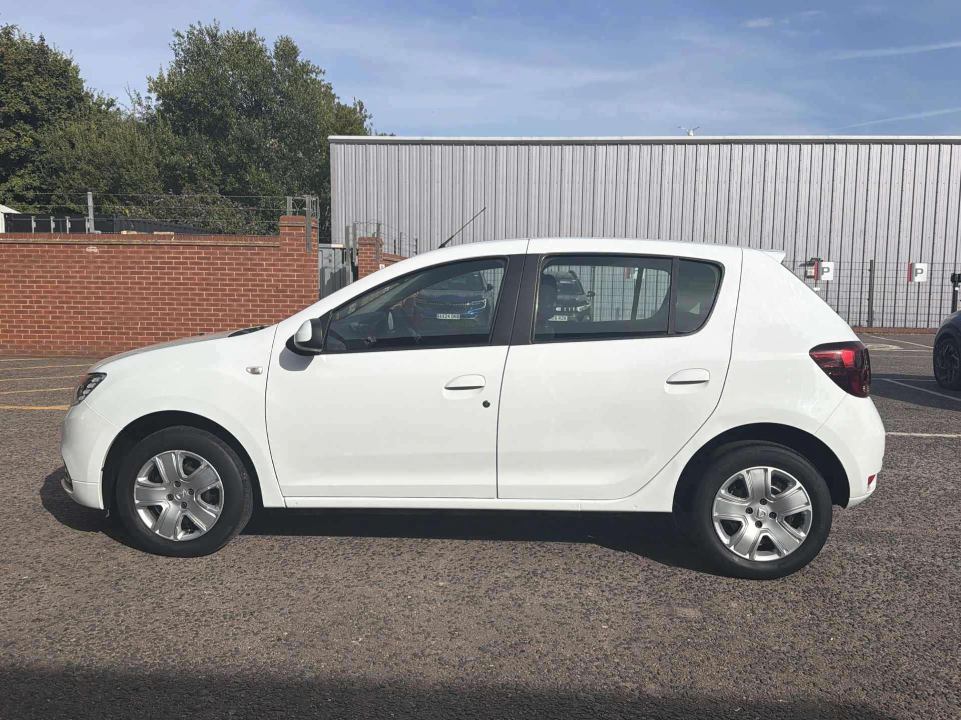 Vehicle image 7