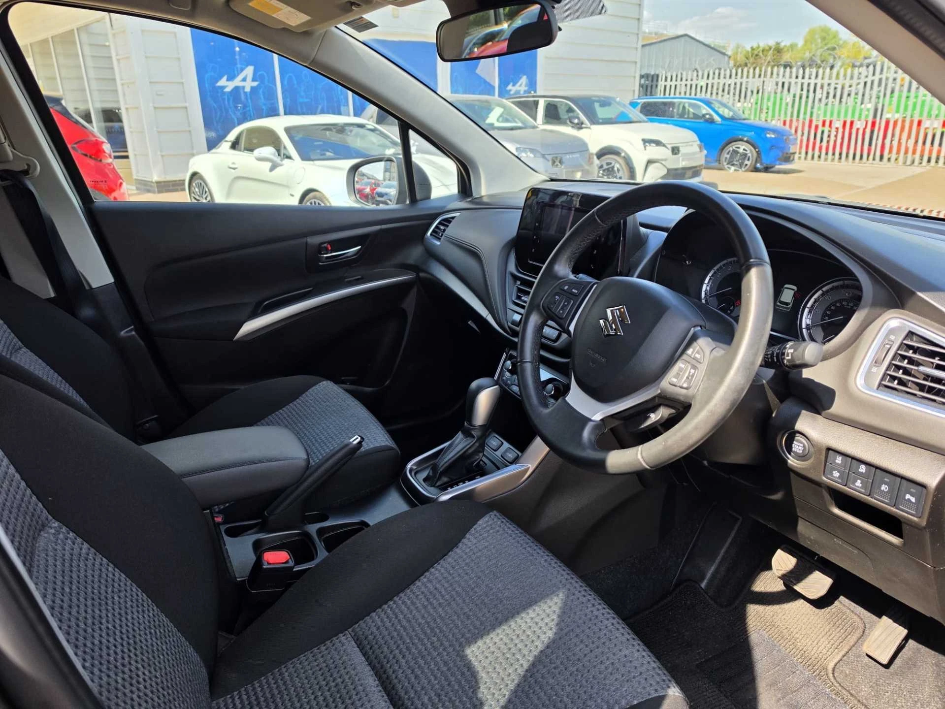 Vehicle image 4