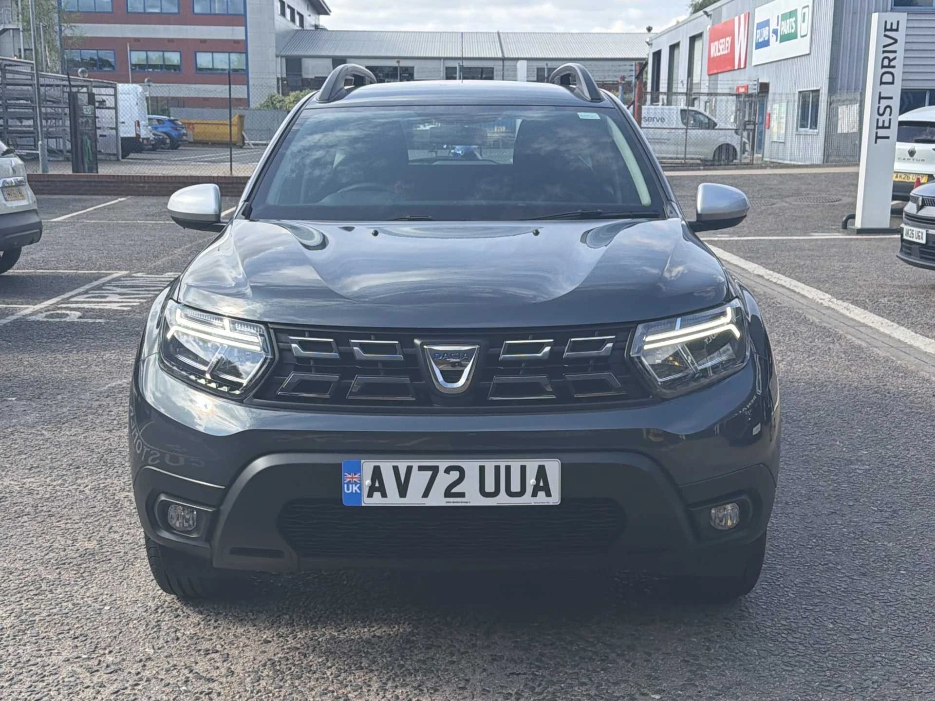 Vehicle image 6