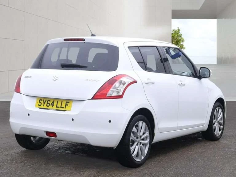 Vehicle image 4