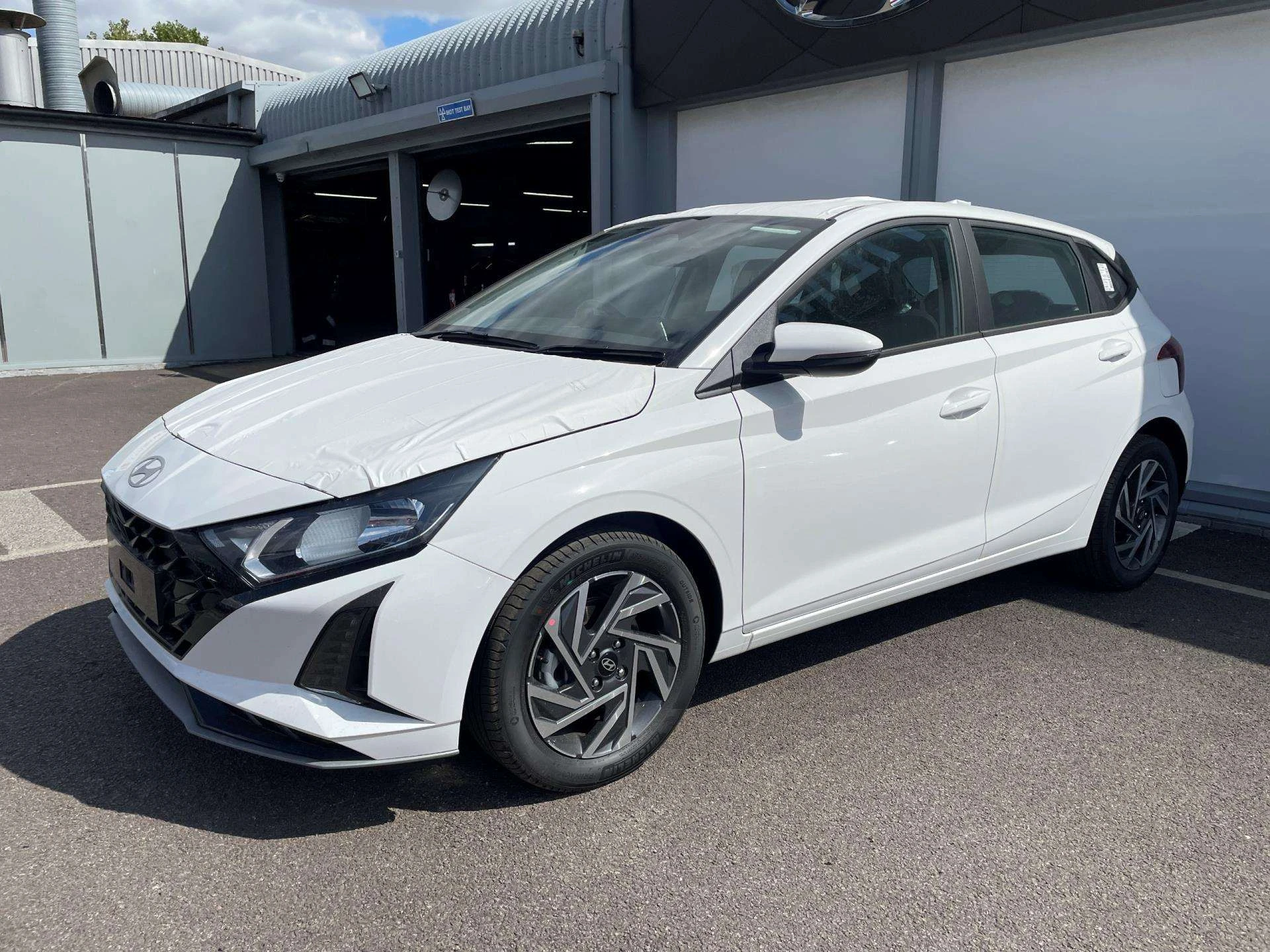 Vehicle image 6