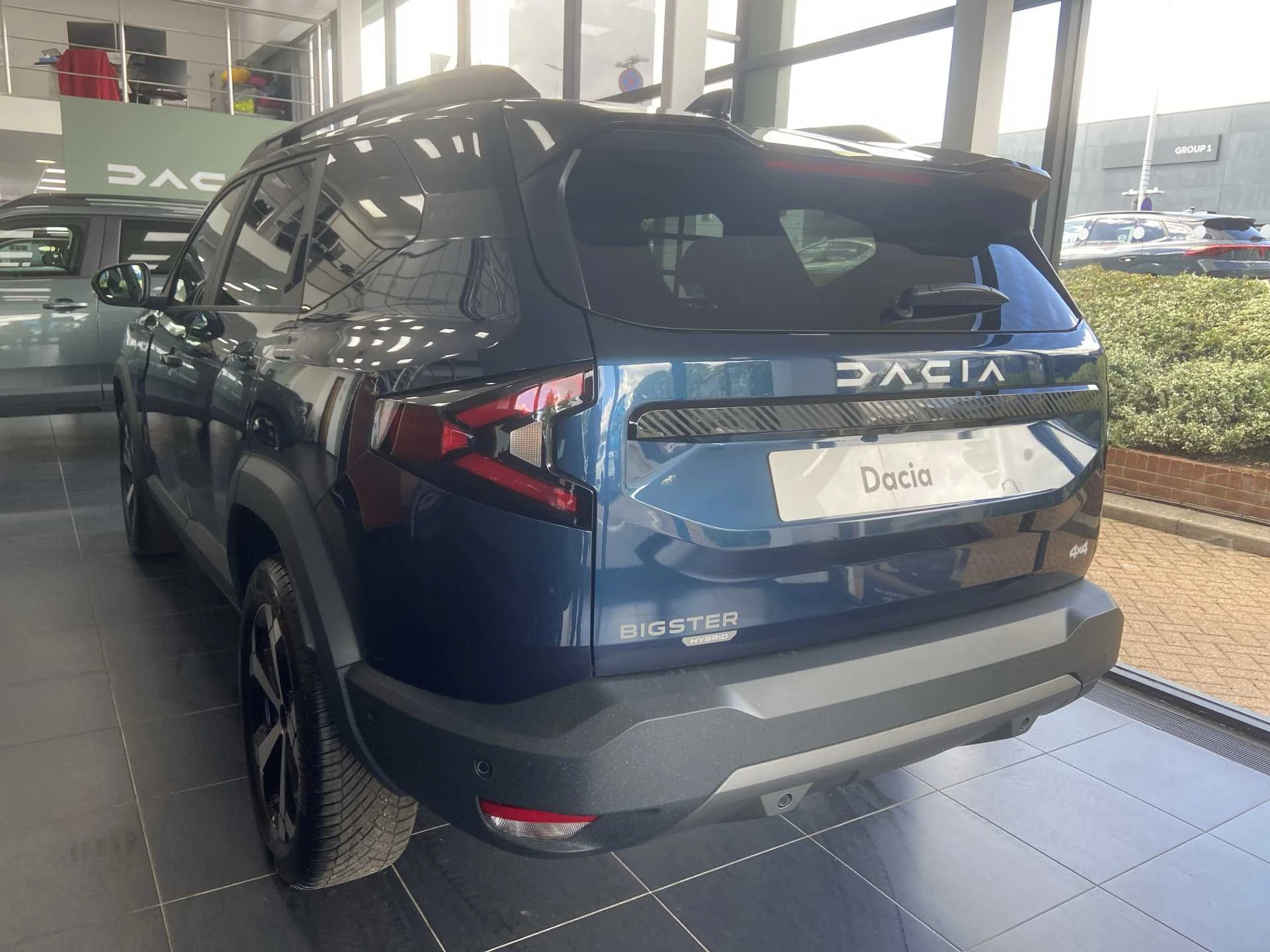 Vehicle image 4