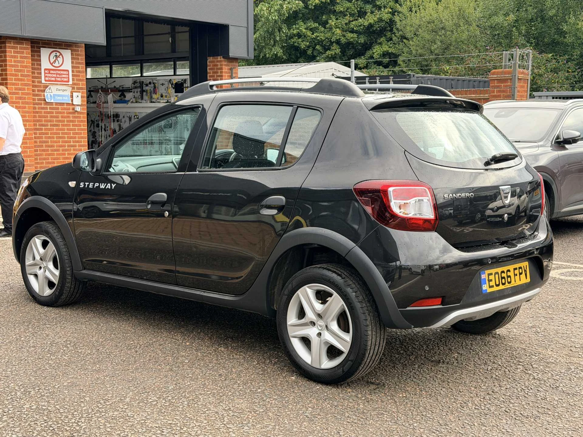 Vehicle image 3
