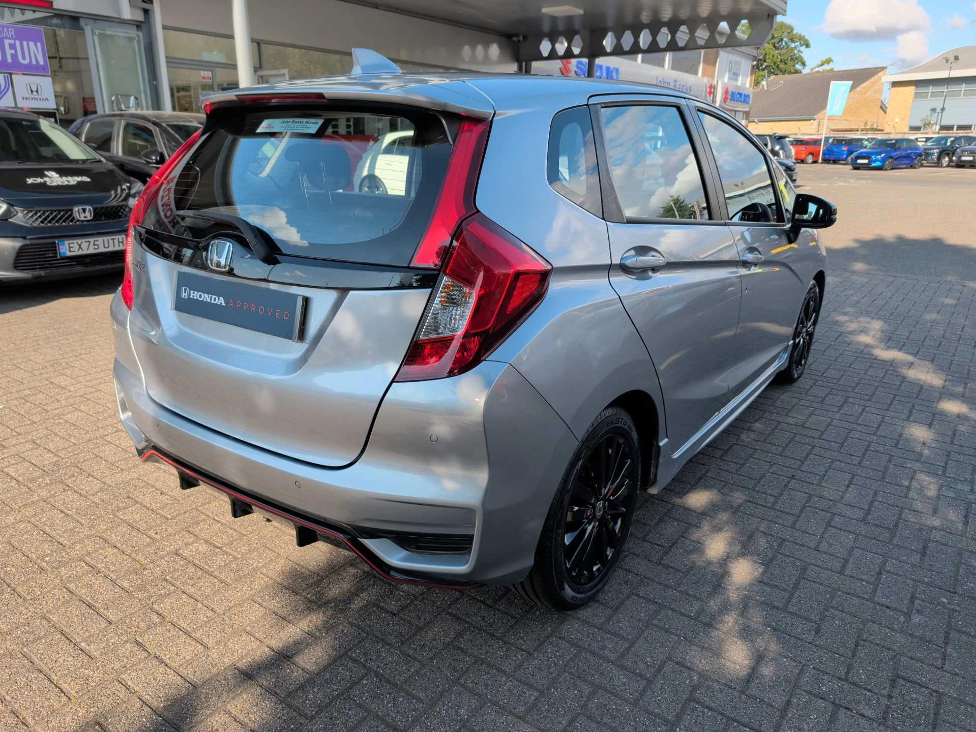 Vehicle image 7