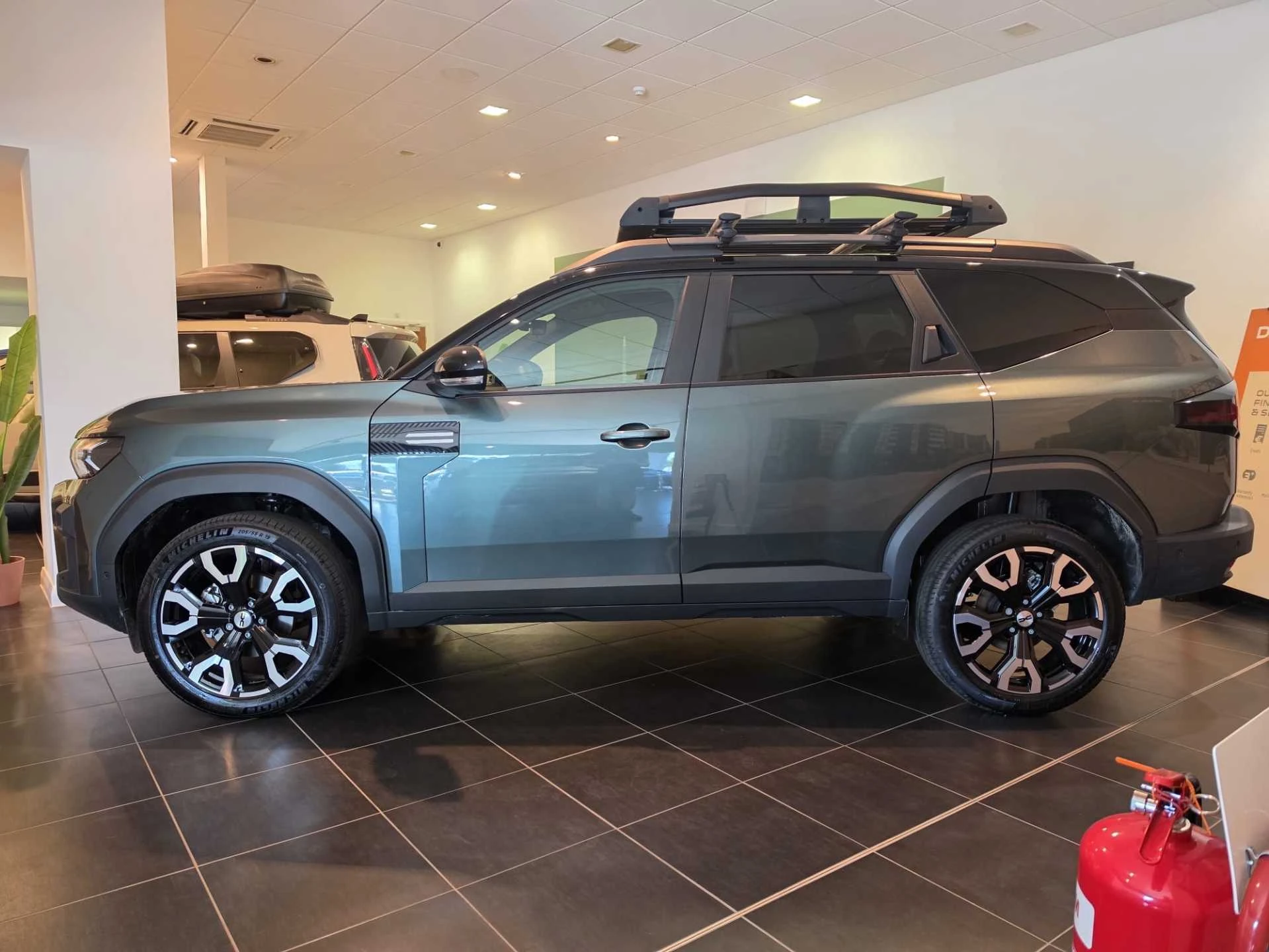 Vehicle image 7