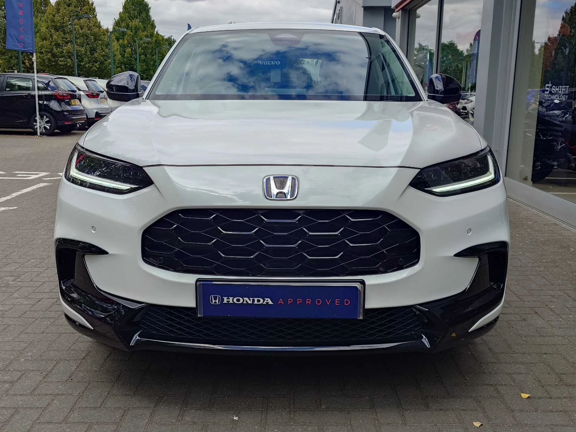 Vehicle image 6