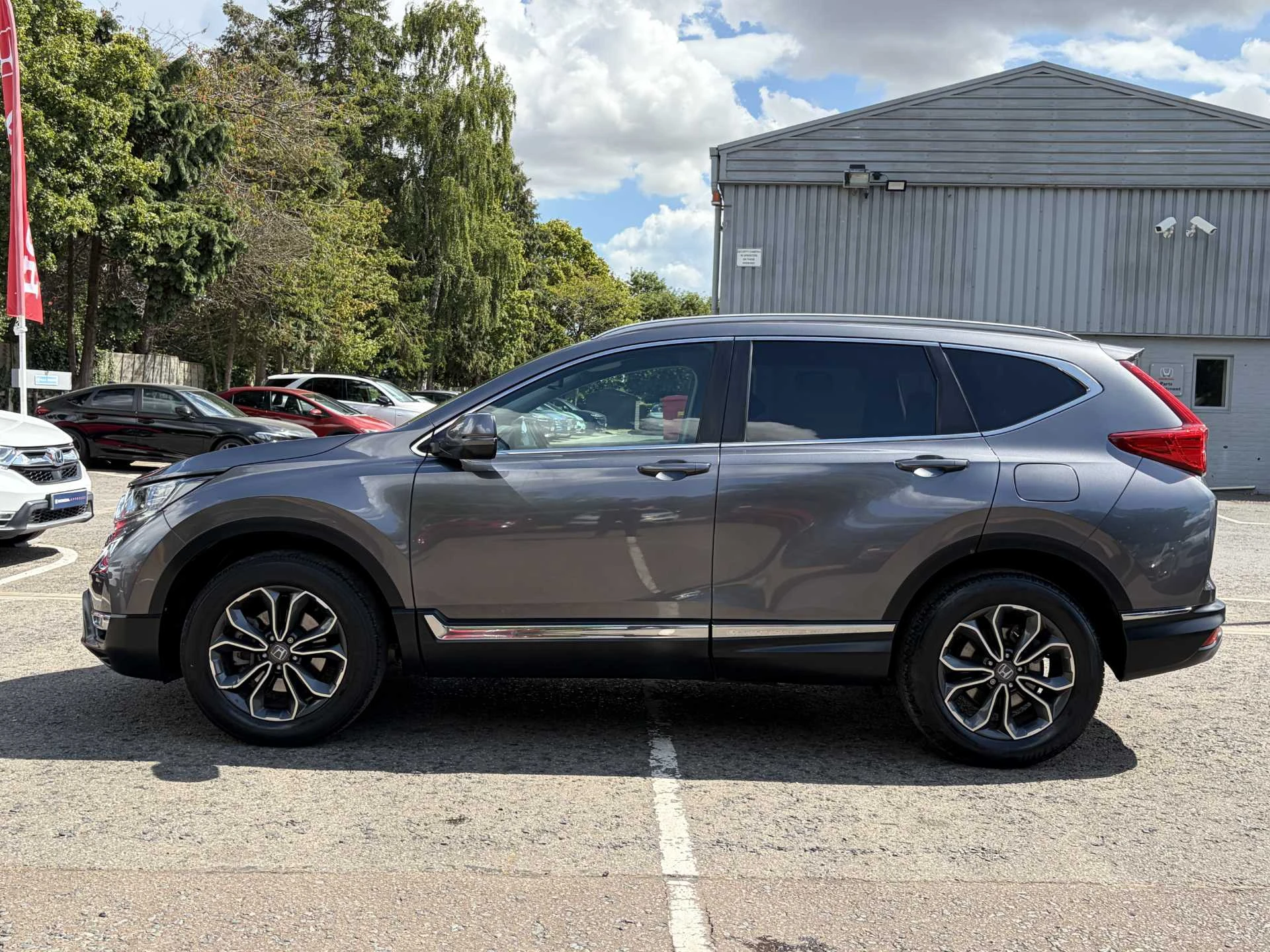 Vehicle image 5