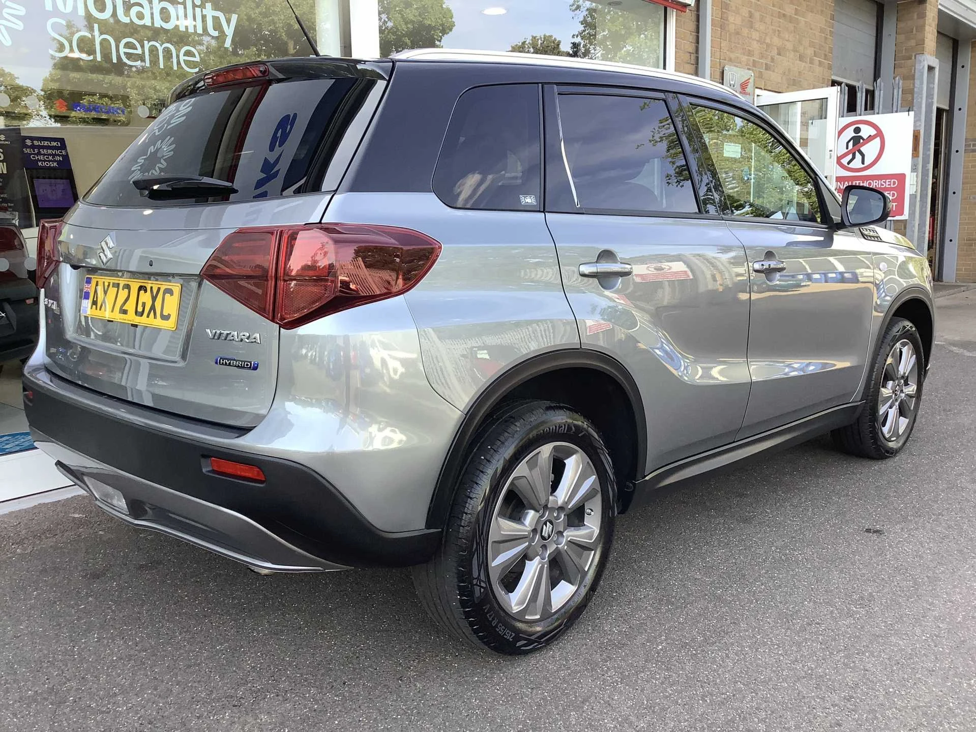 Vehicle image 5