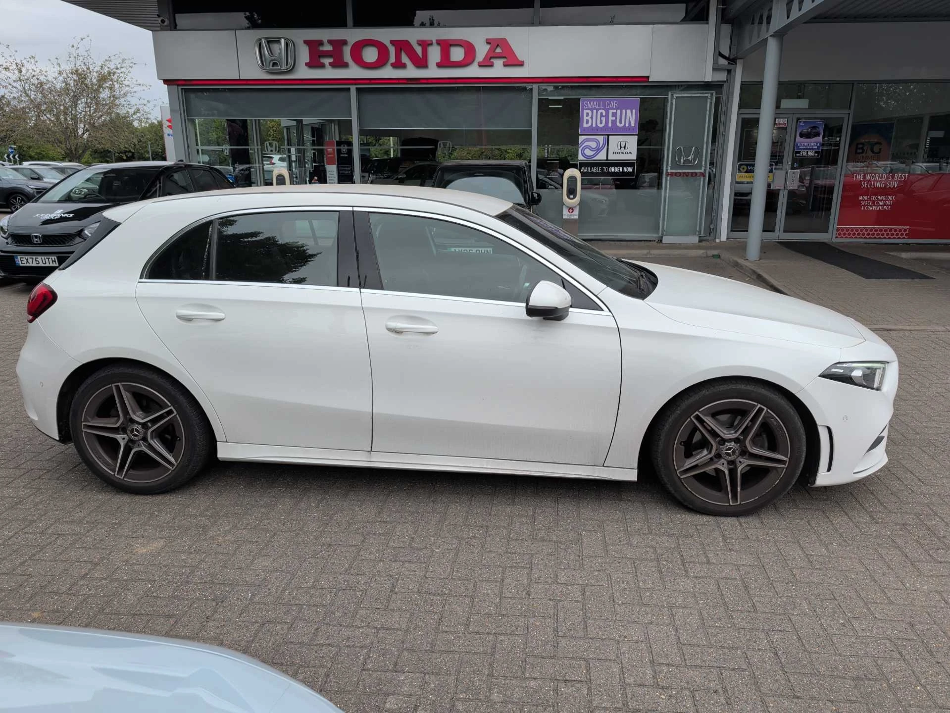 Vehicle image 7