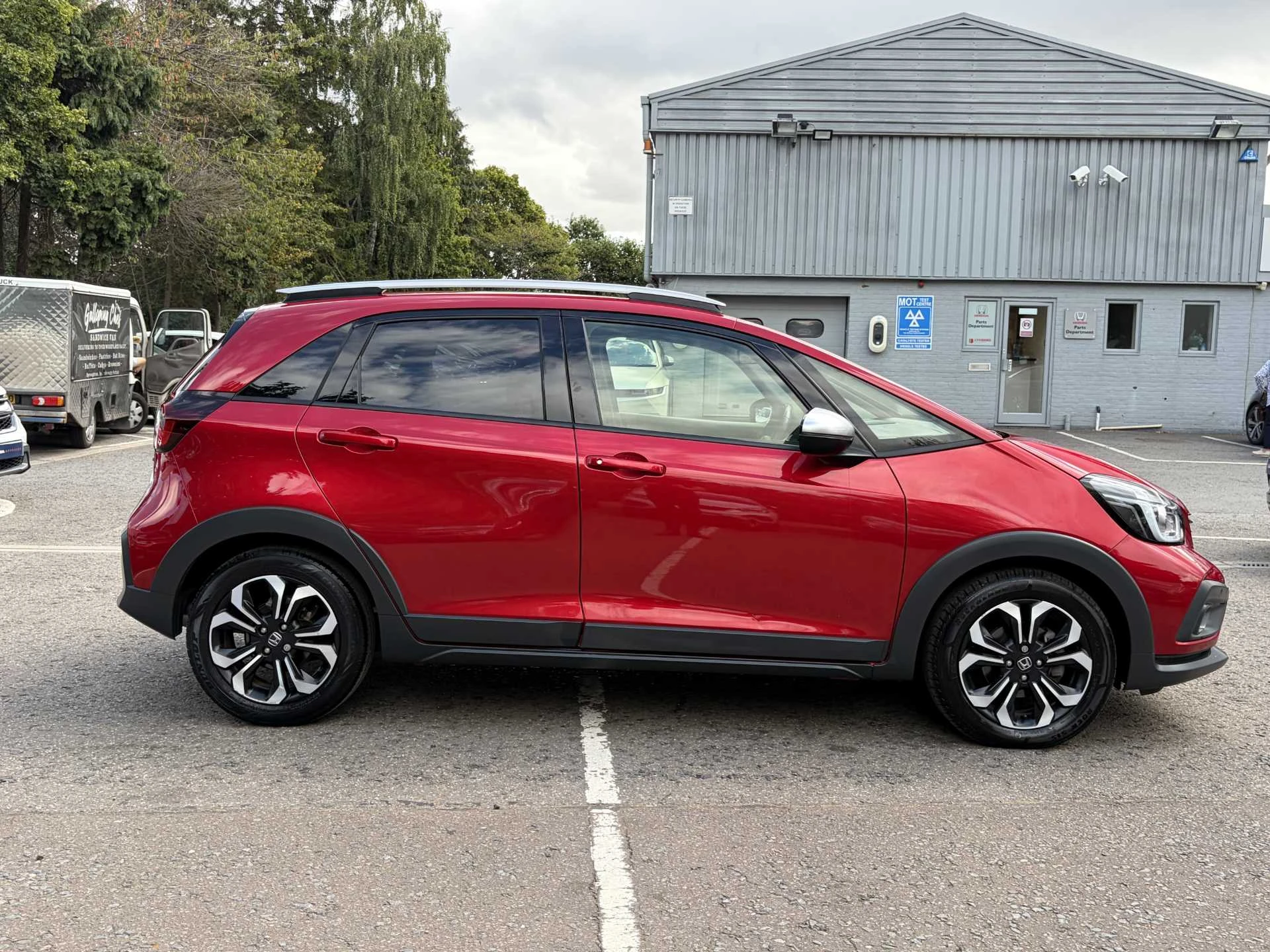 Vehicle image 5