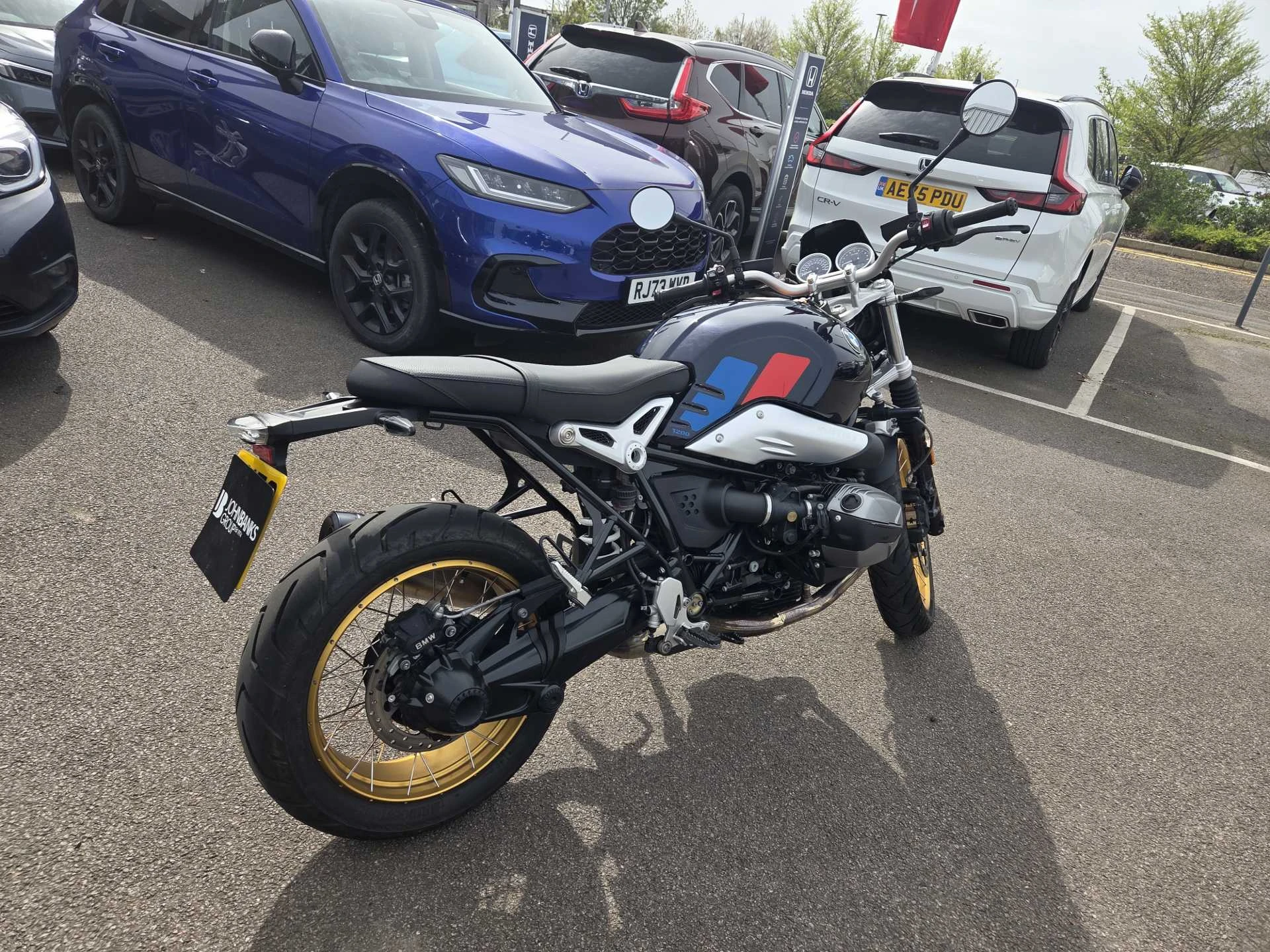 Vehicle image 3