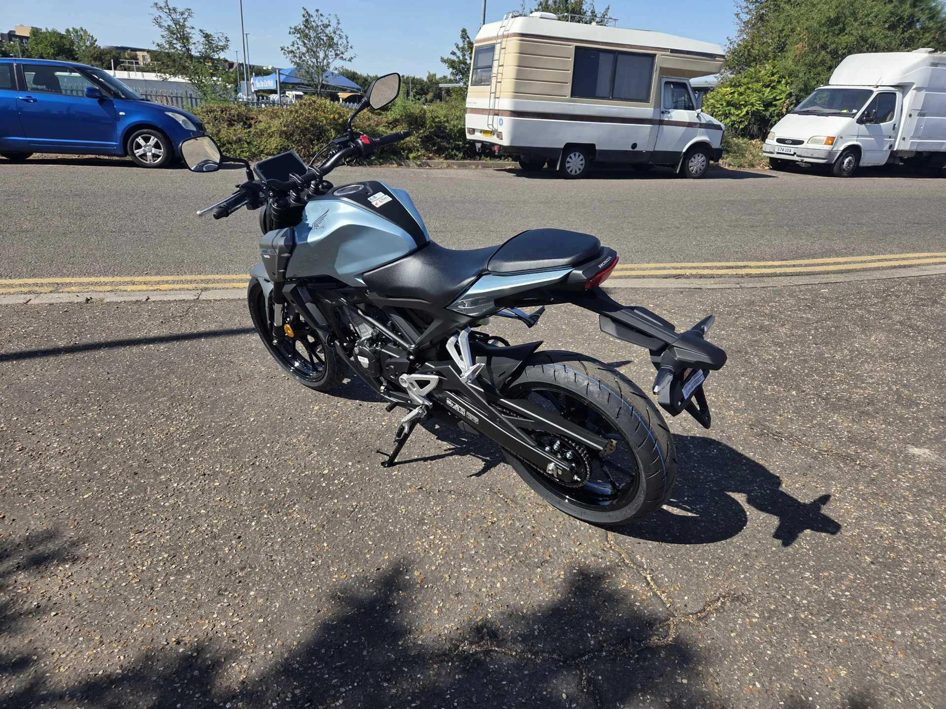 Vehicle image 5