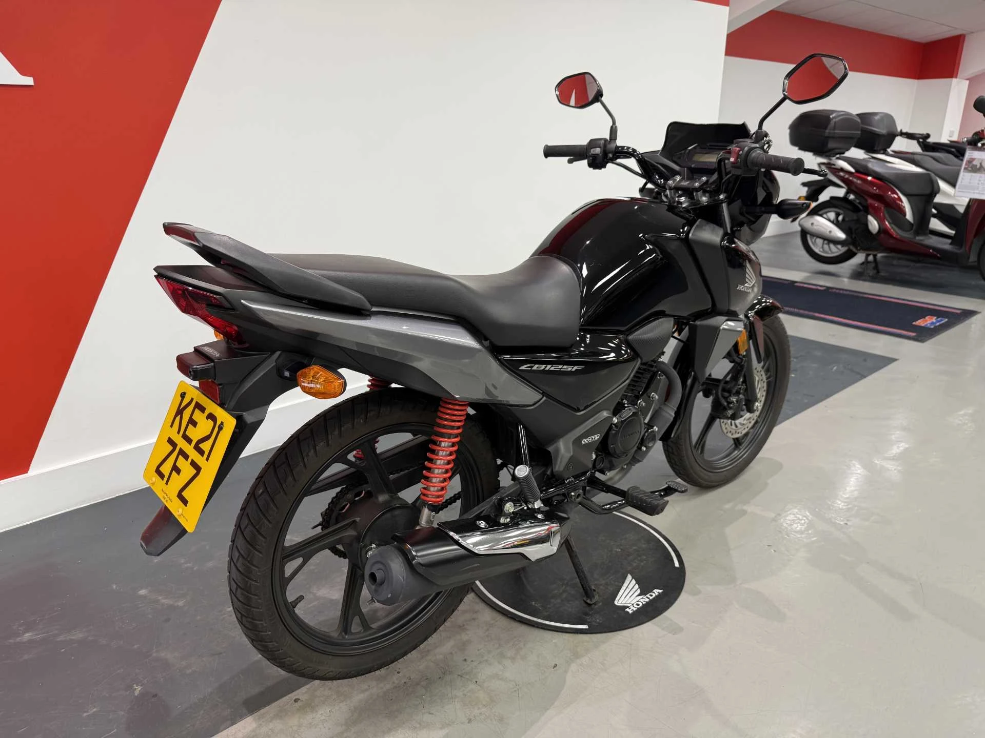 Vehicle image 3