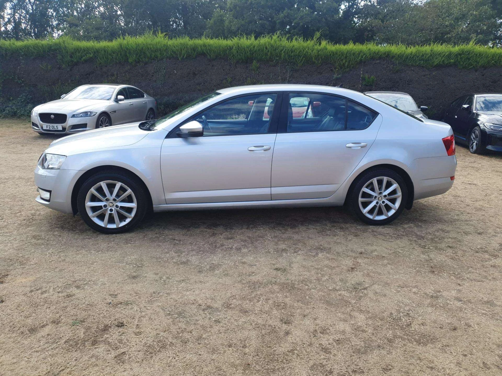 Vehicle image 4